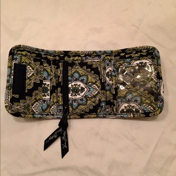 Vera Bradley wallet. New - Picture 3 of 5